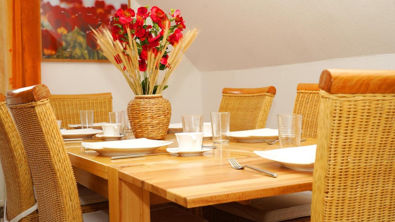 3 Schlafzimmer 8 Gaste Ruhig 110Qm Nahe Flughafen Norderstedt Dış mekan fotoğraf