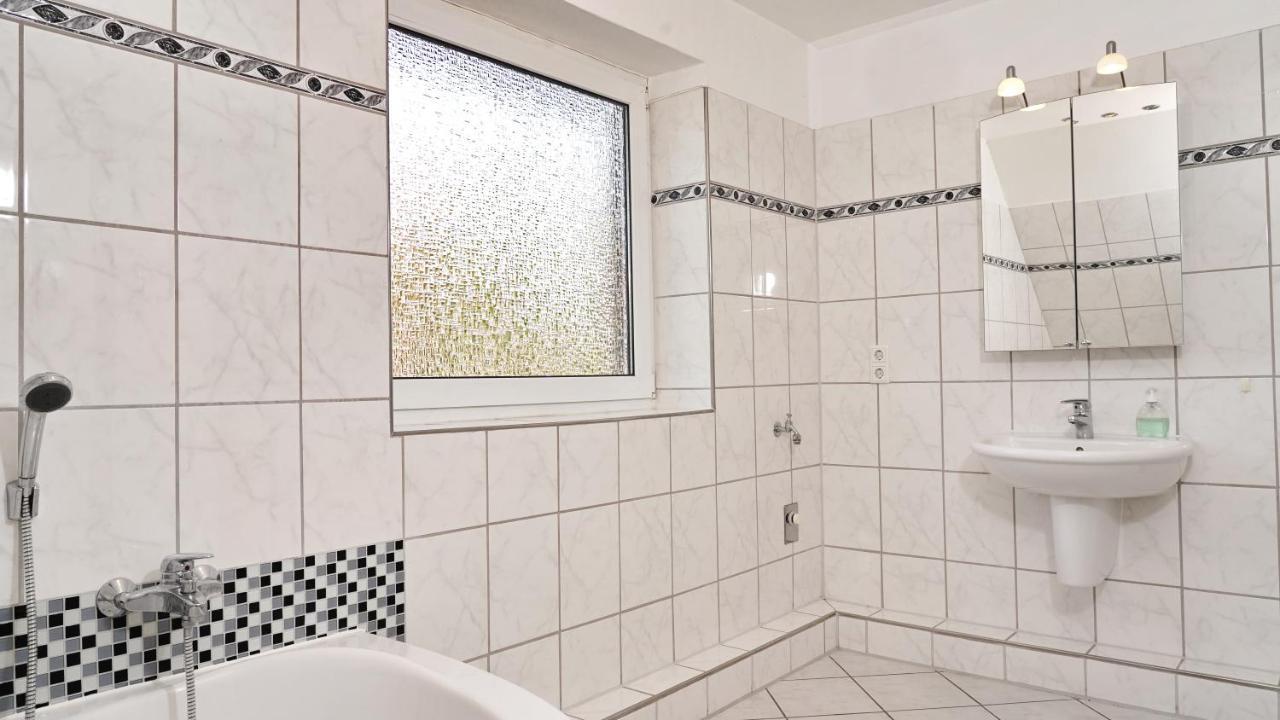3 Schlafzimmer 8 Gaste Ruhig 110Qm Nahe Flughafen Norderstedt Dış mekan fotoğraf
