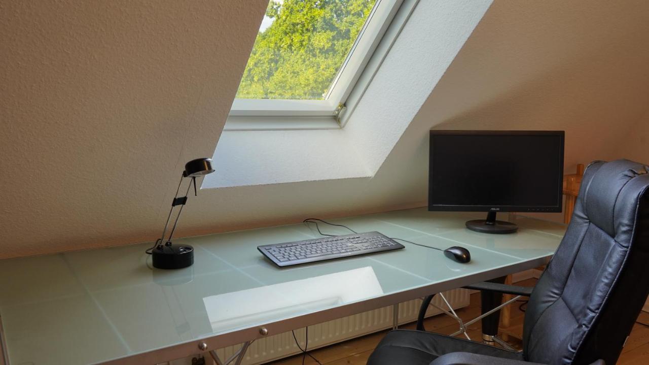 3 Schlafzimmer 8 Gaste Ruhig 110Qm Nahe Flughafen Norderstedt Dış mekan fotoğraf