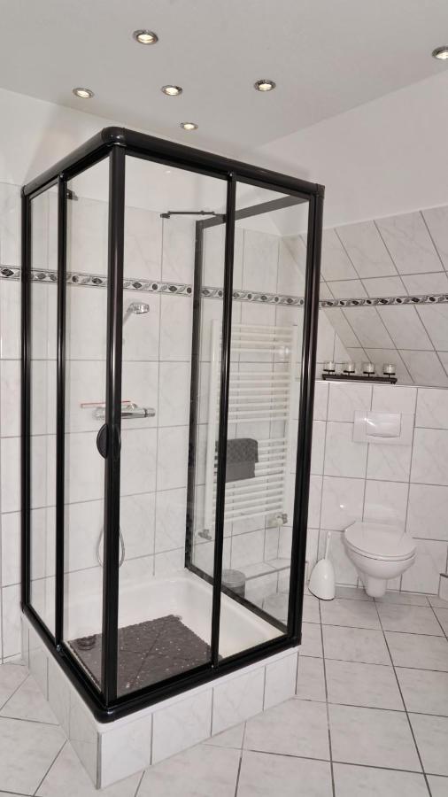 3 Schlafzimmer 8 Gaste Ruhig 110Qm Nahe Flughafen Norderstedt Dış mekan fotoğraf